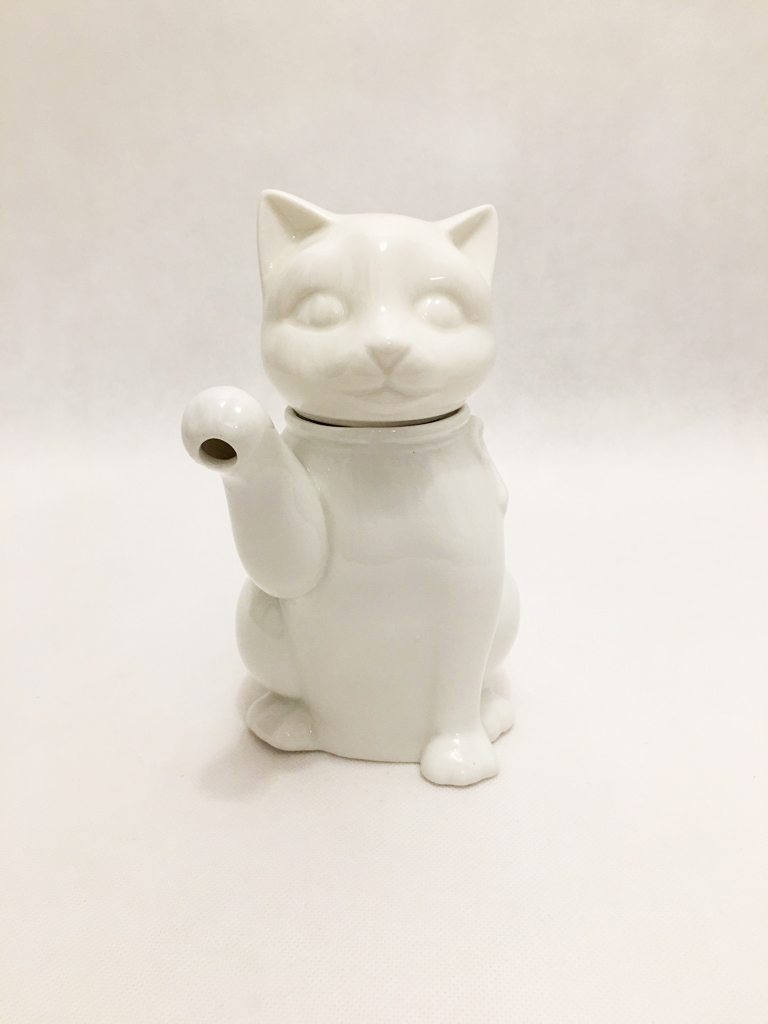 White Porcelain Cat Teapot